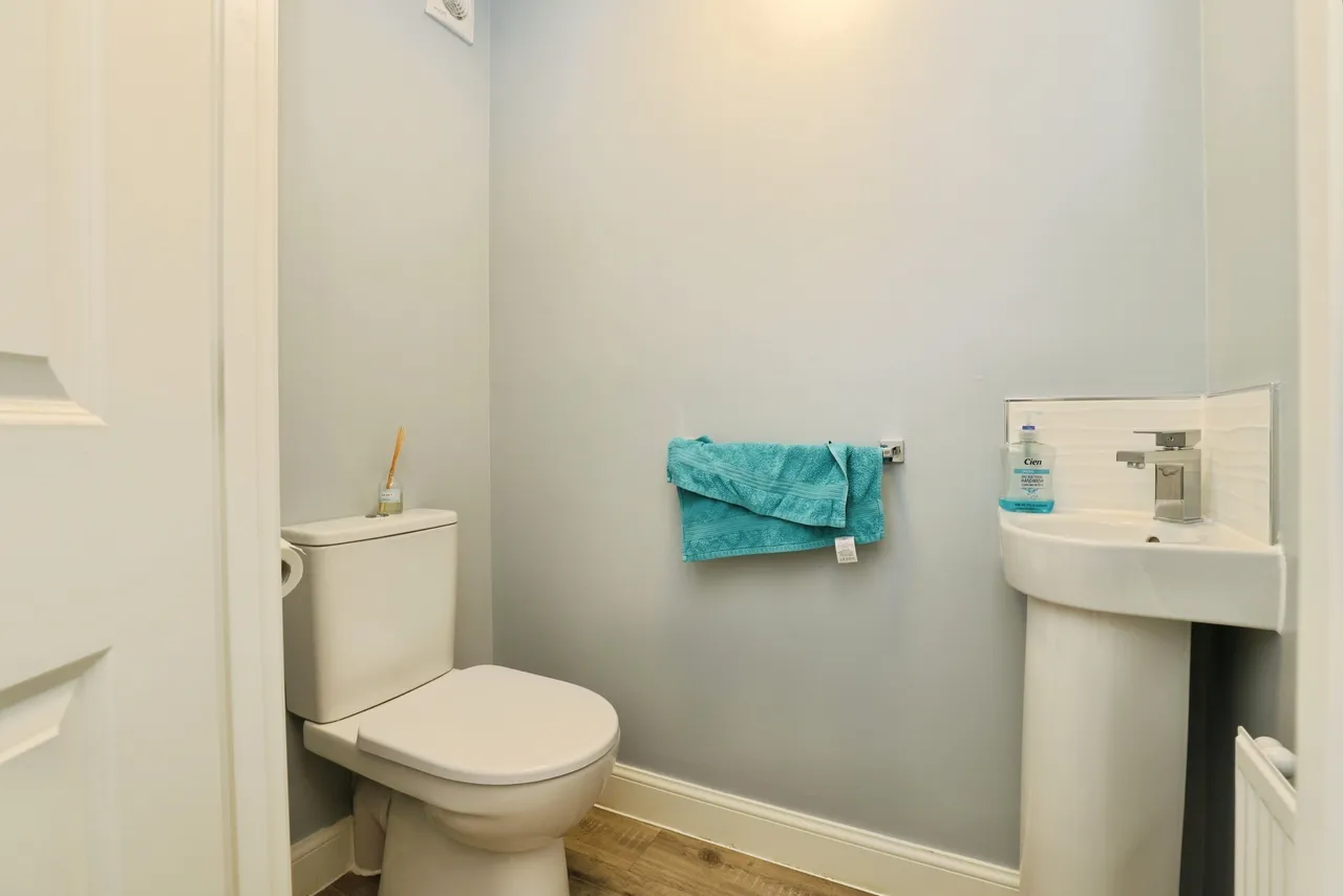 Worcester Gardens, Bourne, PE10, photo 6
