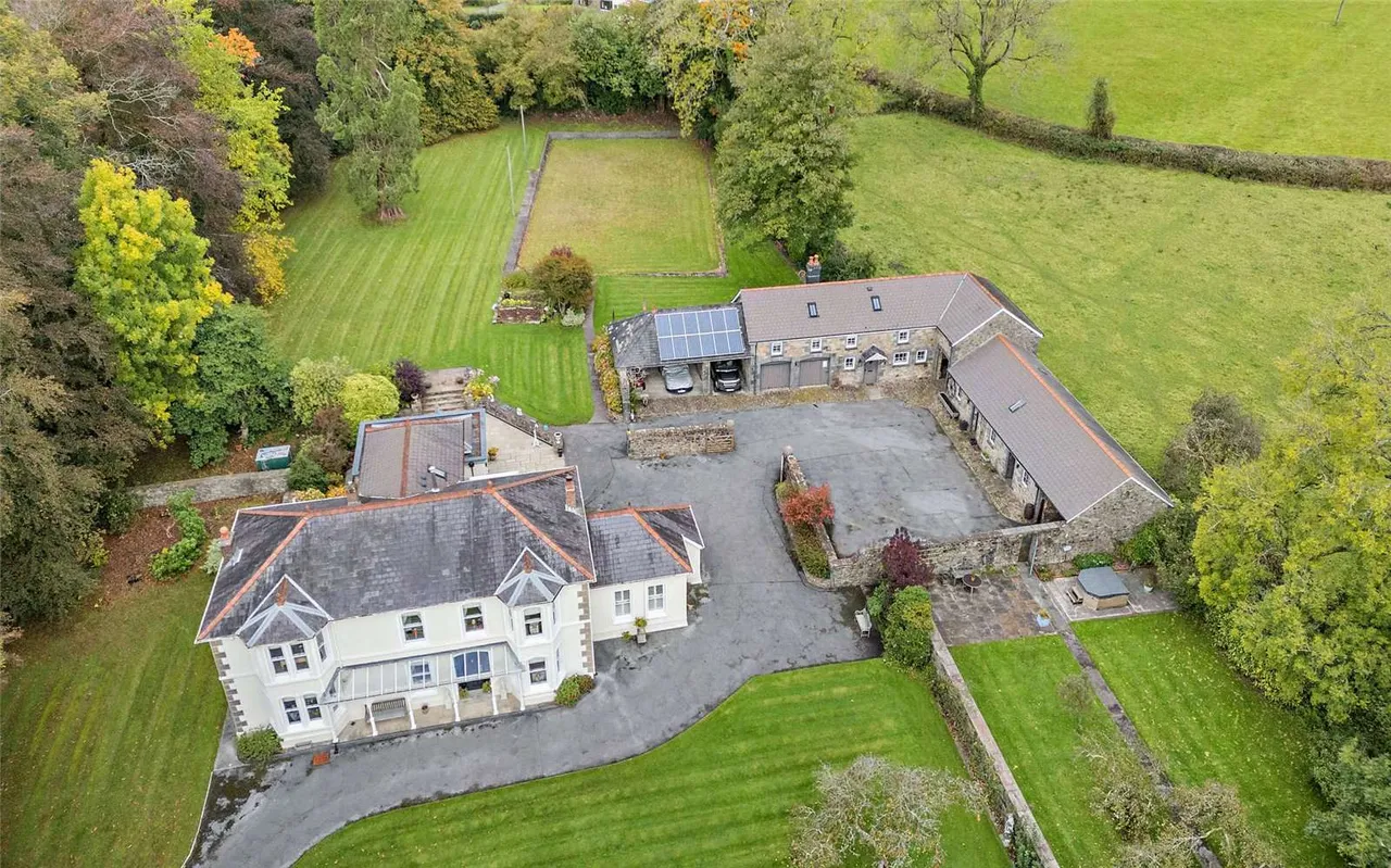 Nr Llandybie, Carmarthenshire, SA18 2ST, photo 2