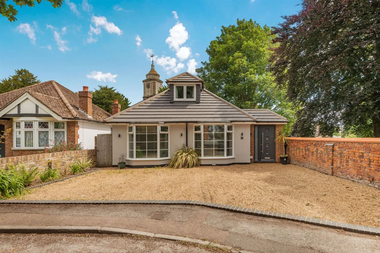4 bed house for sale — Church Road, Egham, Surrey, TW20 9QG