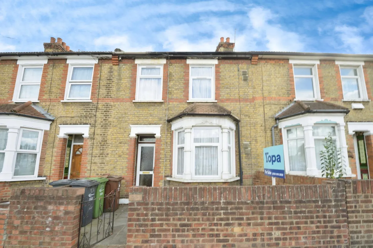 3 bed house for sale, Ripple Road, Barking, IG11