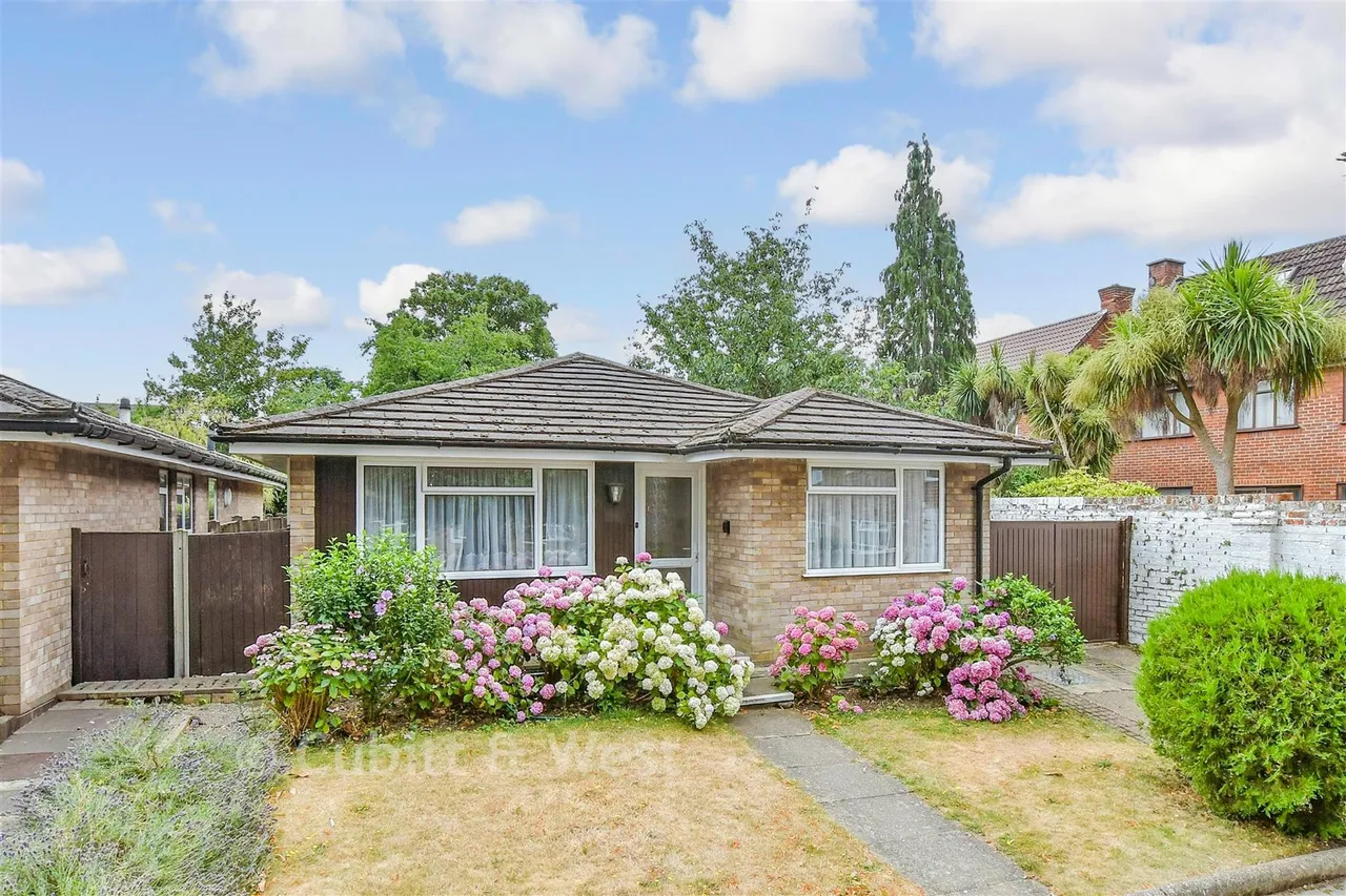 2 bed house for sale, Stanley Road, Sutton, SM2
