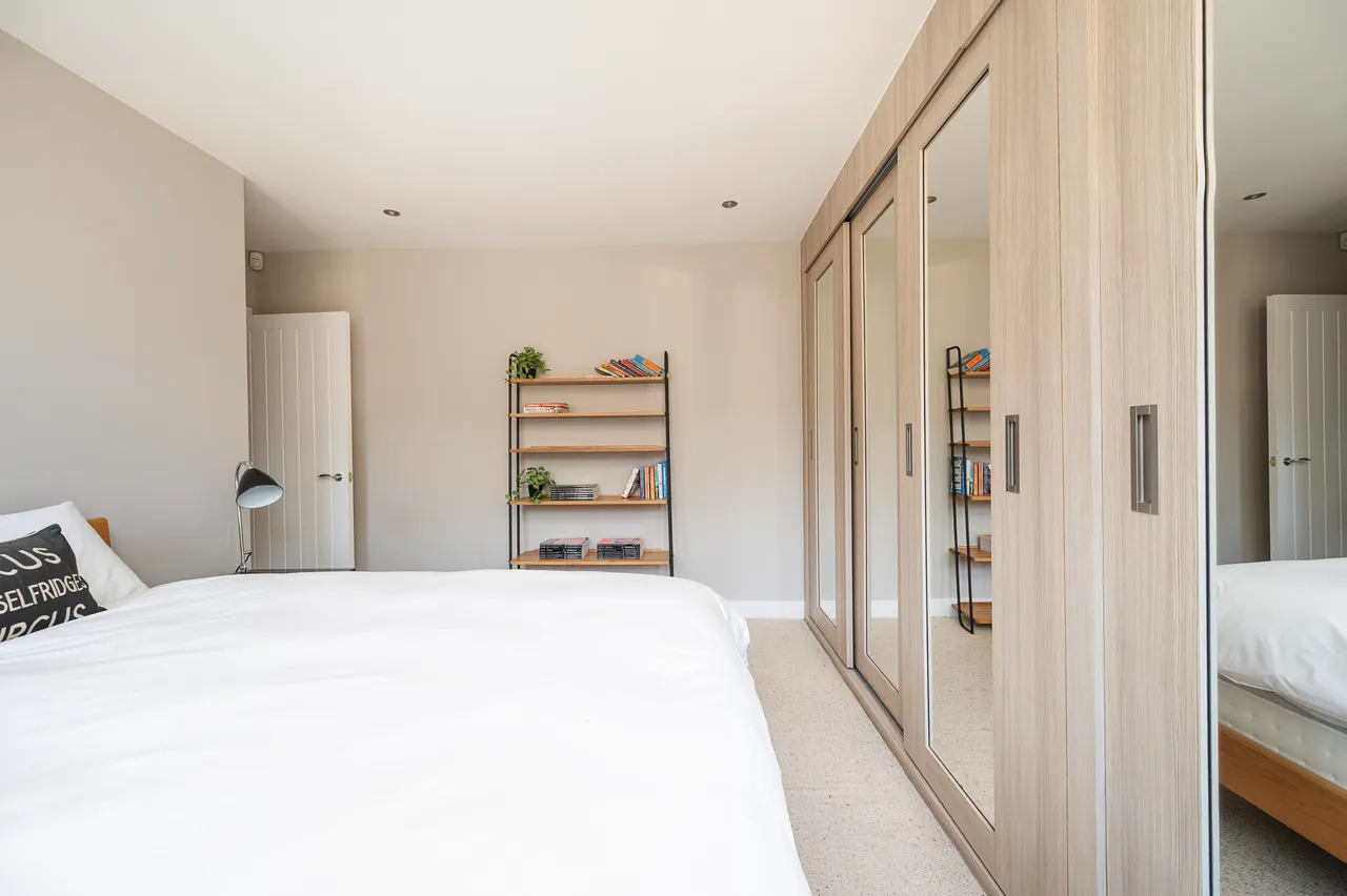 1 Edwards Passage, London, photo 6