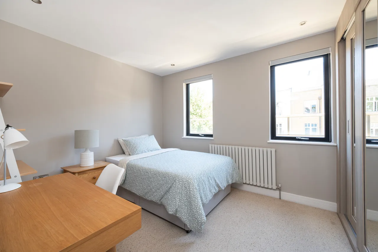 1 Edwards Passage, London, photo 4