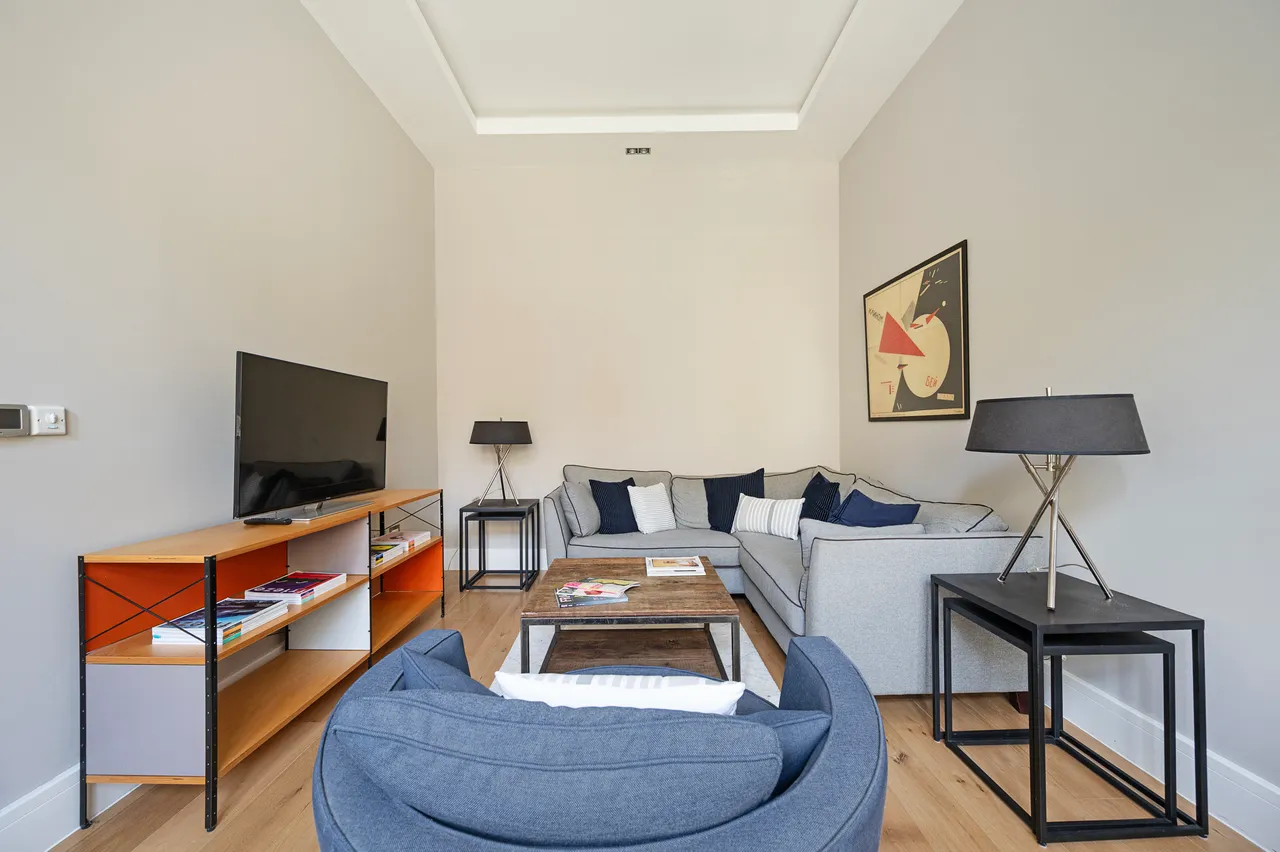 1 Edwards Passage, London, photo 12