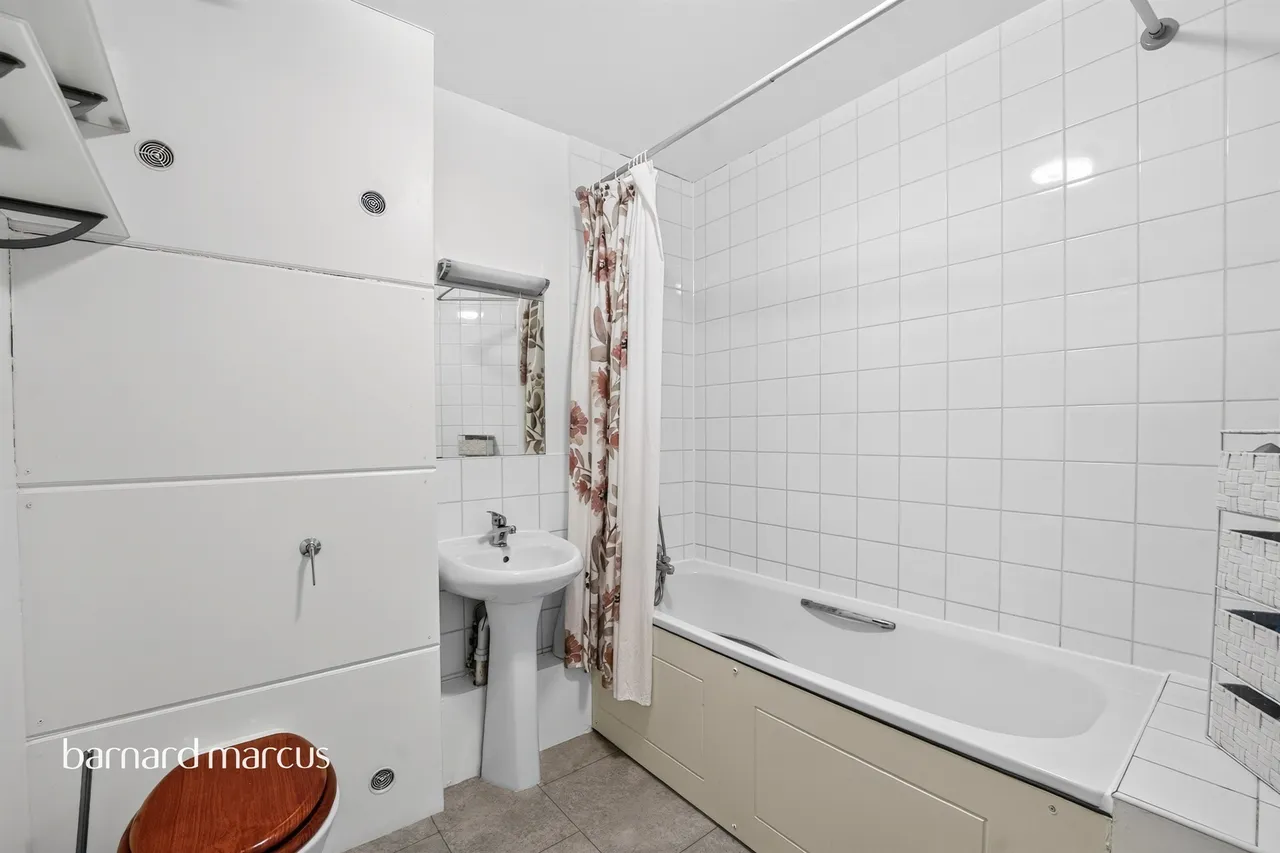 New Park Road, London, SW2, photo 11