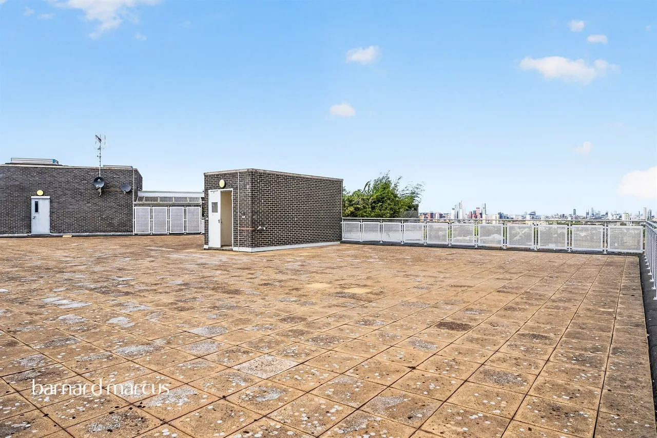 New Park Road, London, SW2, photo 17