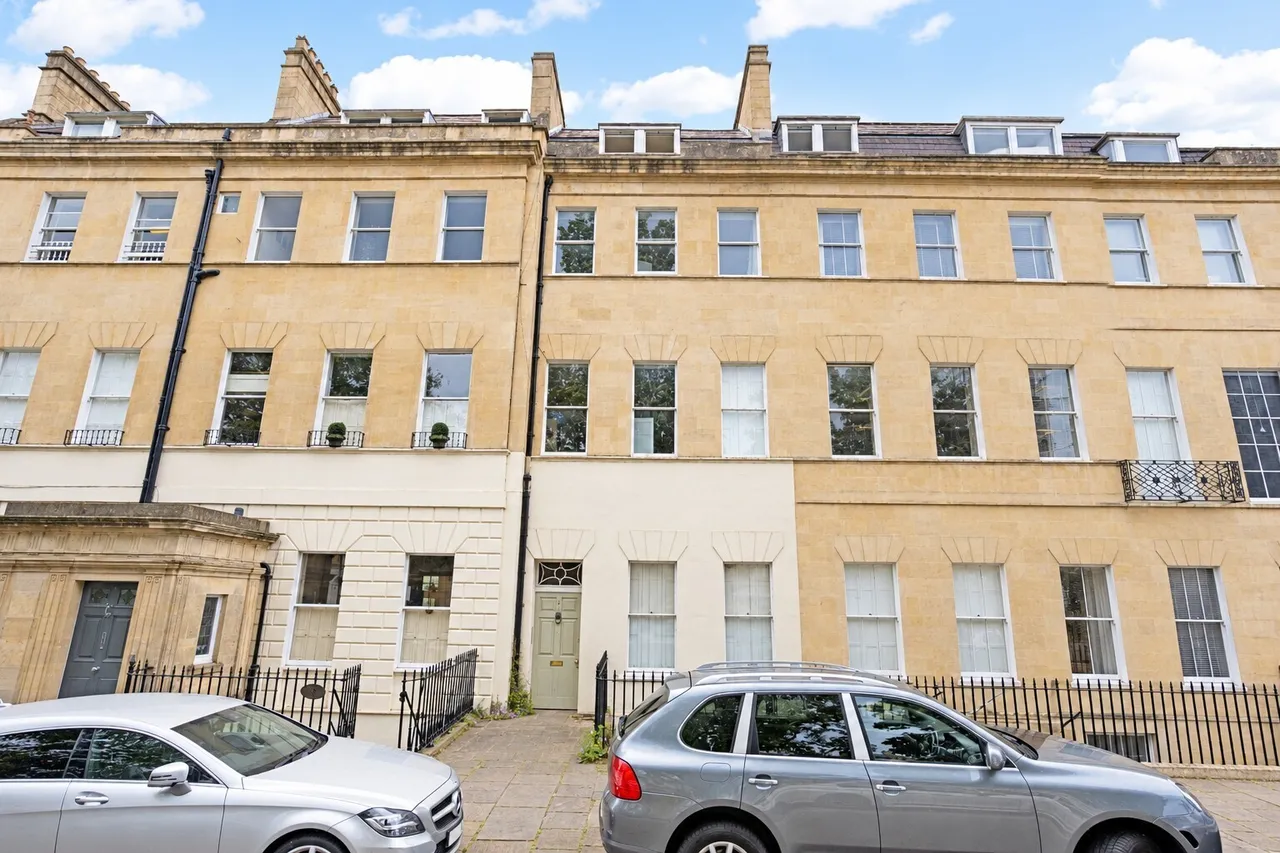 2 bed flat for sale, Grosvenor Place, Bath, BA1