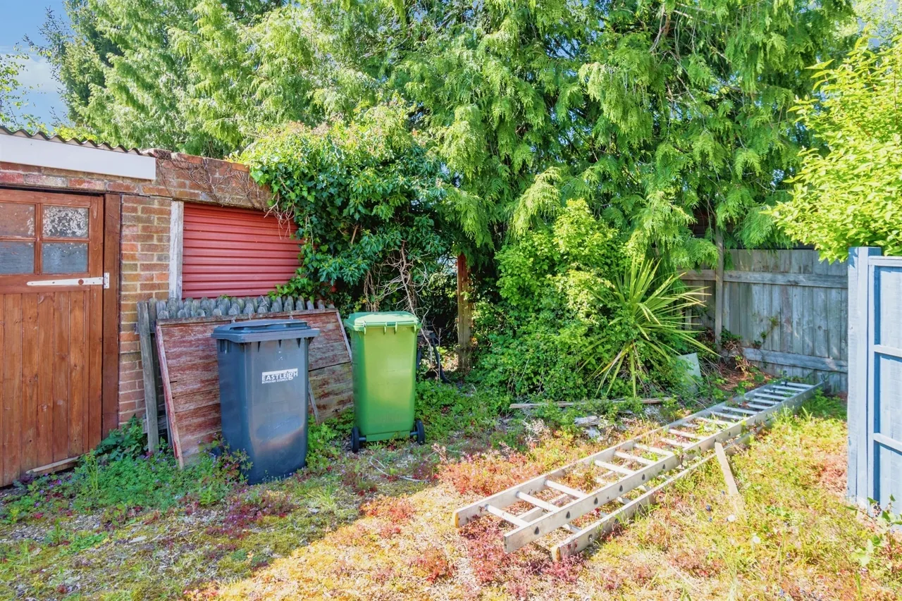 Swaythling Road, West End, Southampton, photo 9