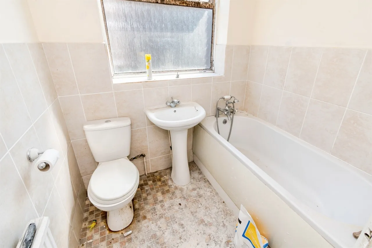 Swaythling Road, West End, Southampton, photo 8