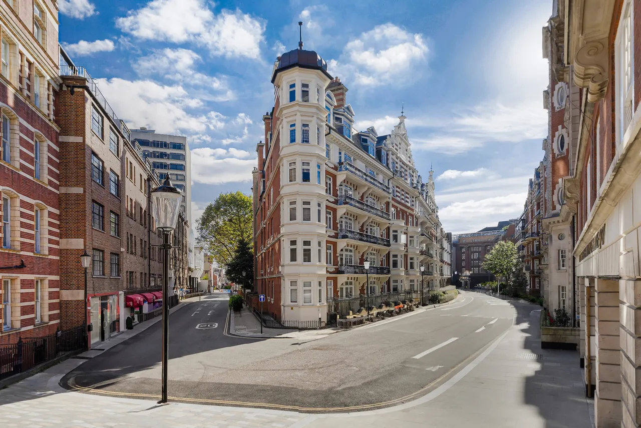 Basil Street, Knightsbridge, London, photo 11