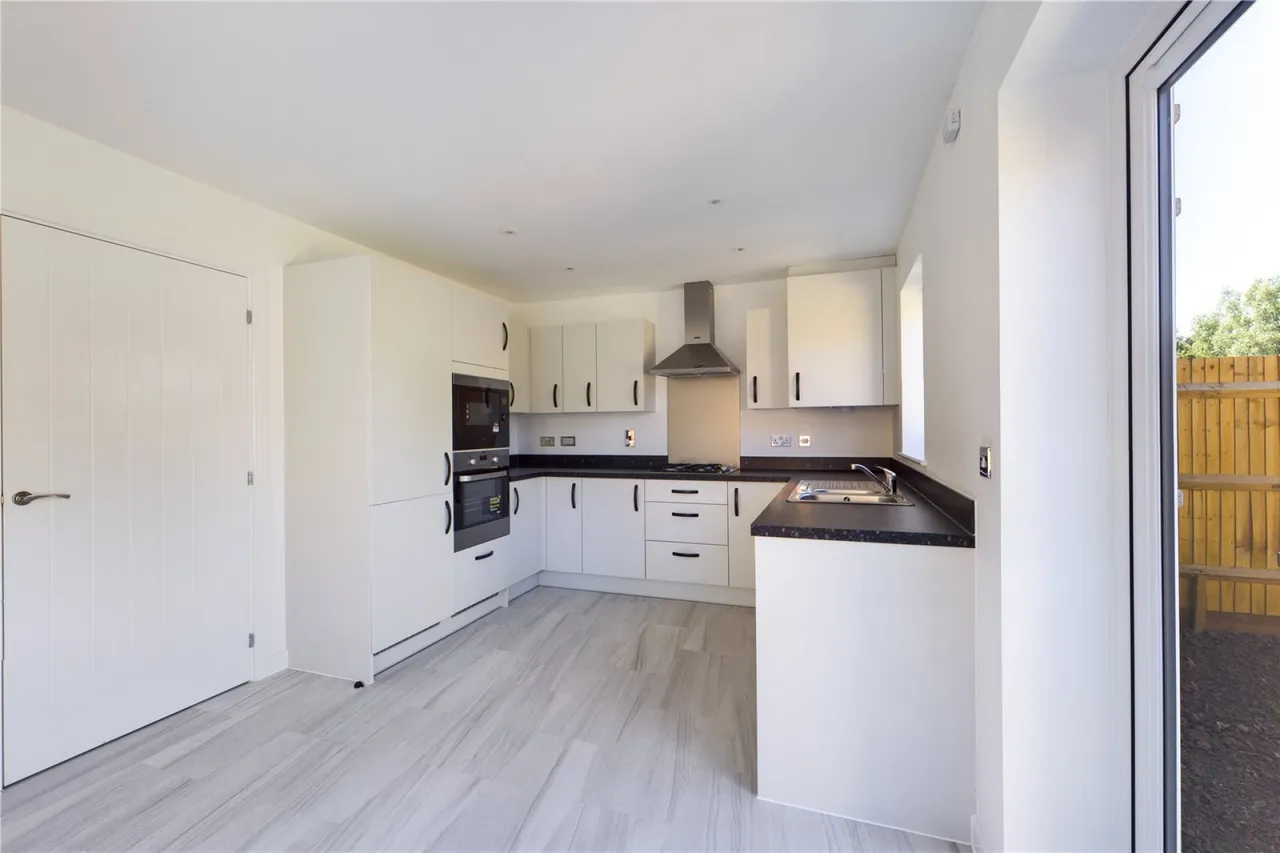 Honey Bee Street, Calcot, RG31, photo 3