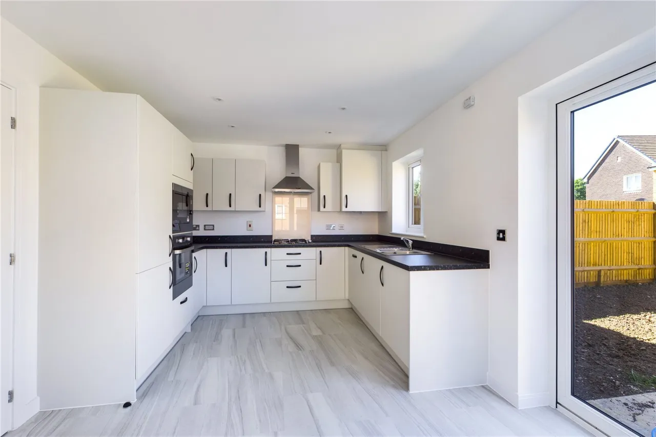 Honey Bee Street, Calcot, RG31, photo 11