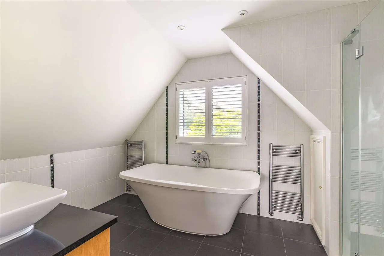 The Green, Sarratt, Rickmansworth, Hertfordshire, WD3 6BH, photo 12