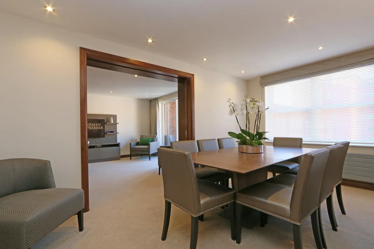 2 bed flat to rent, Ennismore Gardens, London, SW7