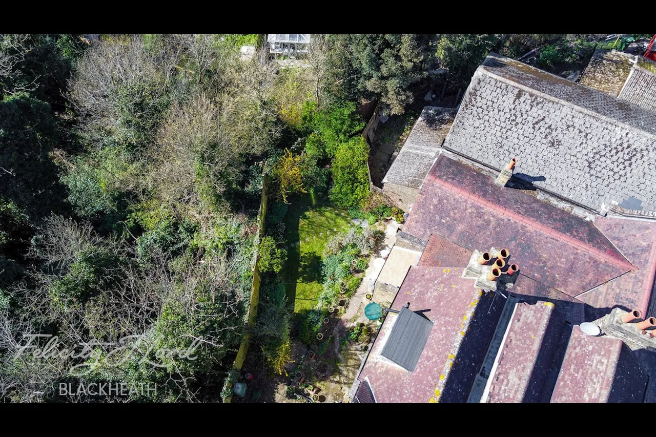 Charlton Church Lane, Charlton, photo 17