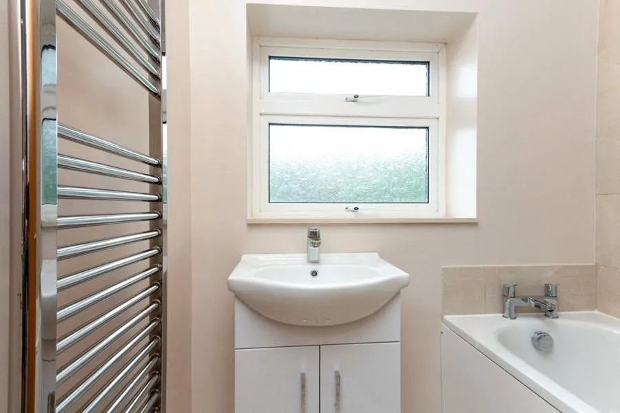 Henslow Way, Woking, GU21, photo 9