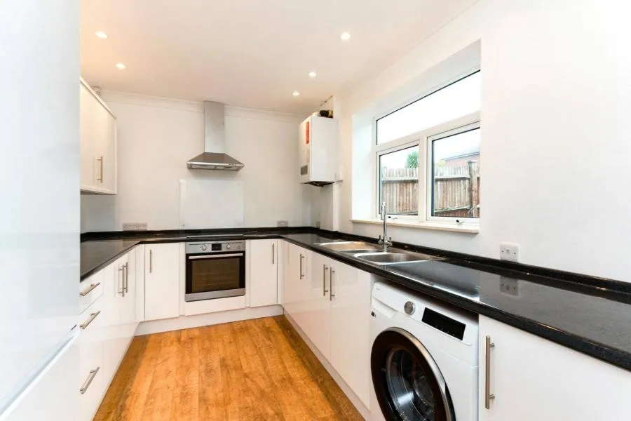 Henslow Way, Woking, GU21, photo 4