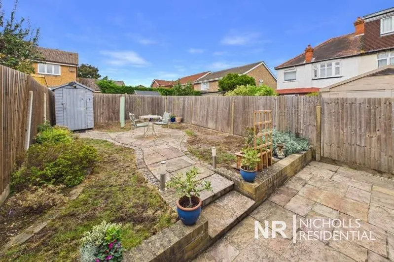 Andrews Close, Worcester Park, KT4, photo 14