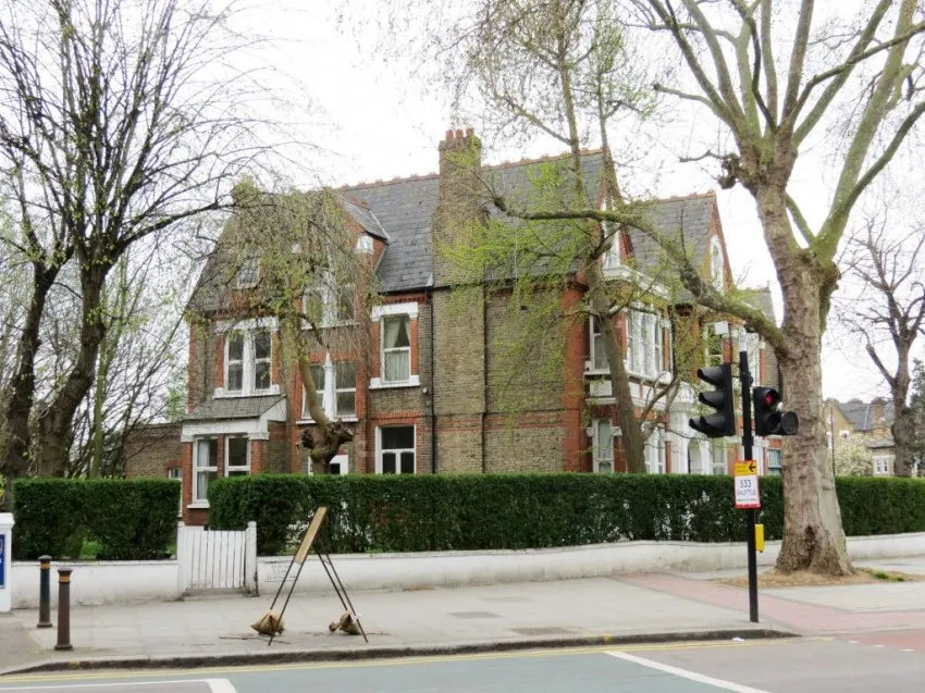 Chiswick High Road, Chiswick, photo 4
