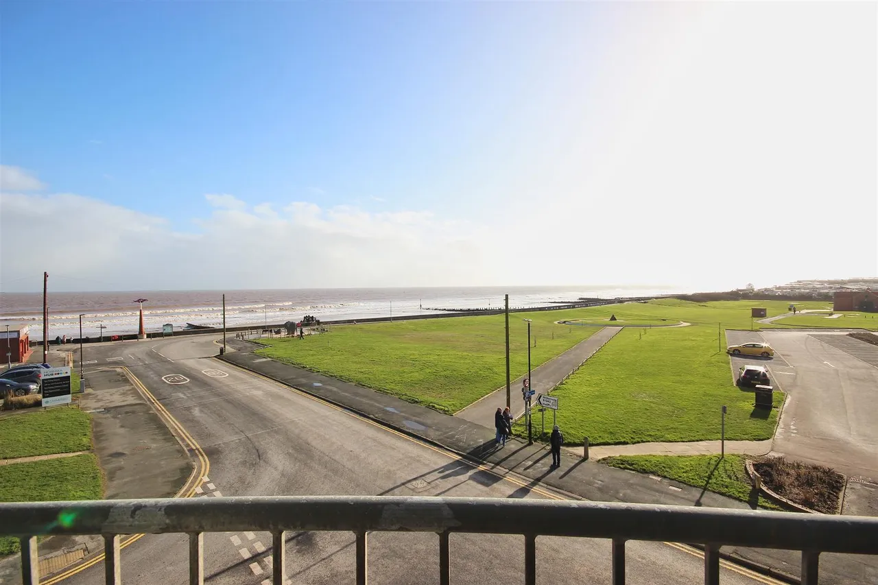 Broadway House, Hornsea, photo 2