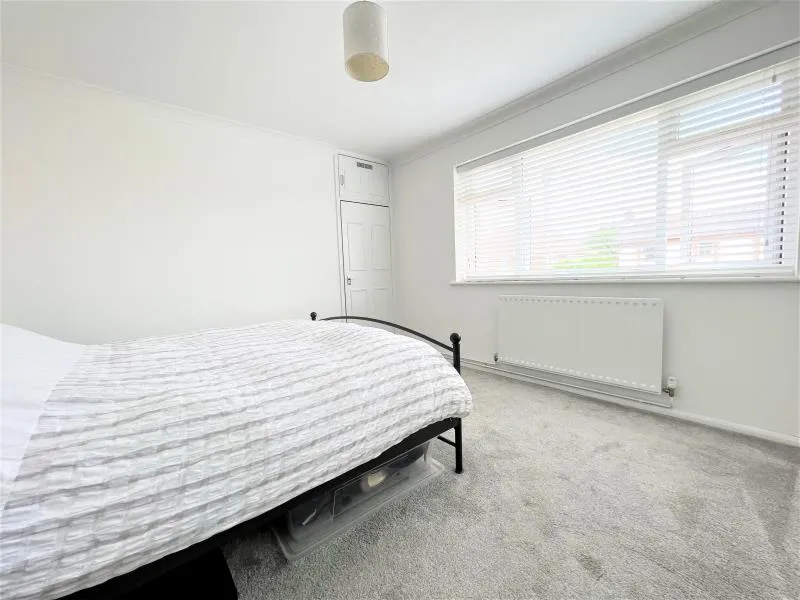 Chertsey Road, Byfleet, KT14, photo 6