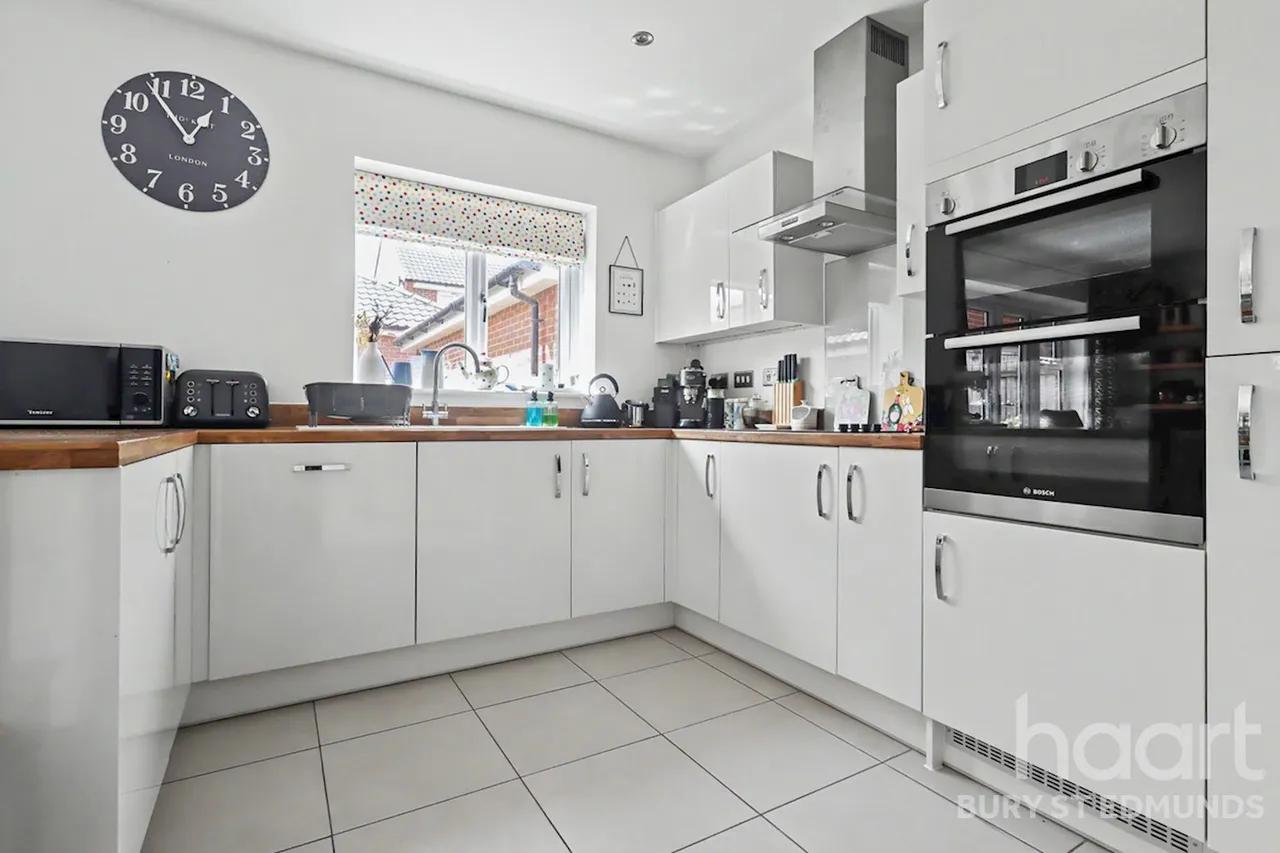 Myrtlewood Road, Bury St Edmunds, IP32, photo 2