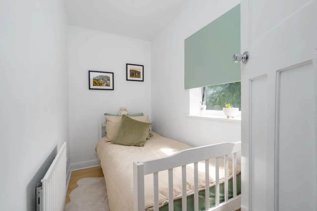 School Brow, Romiley, SK6, photo 12