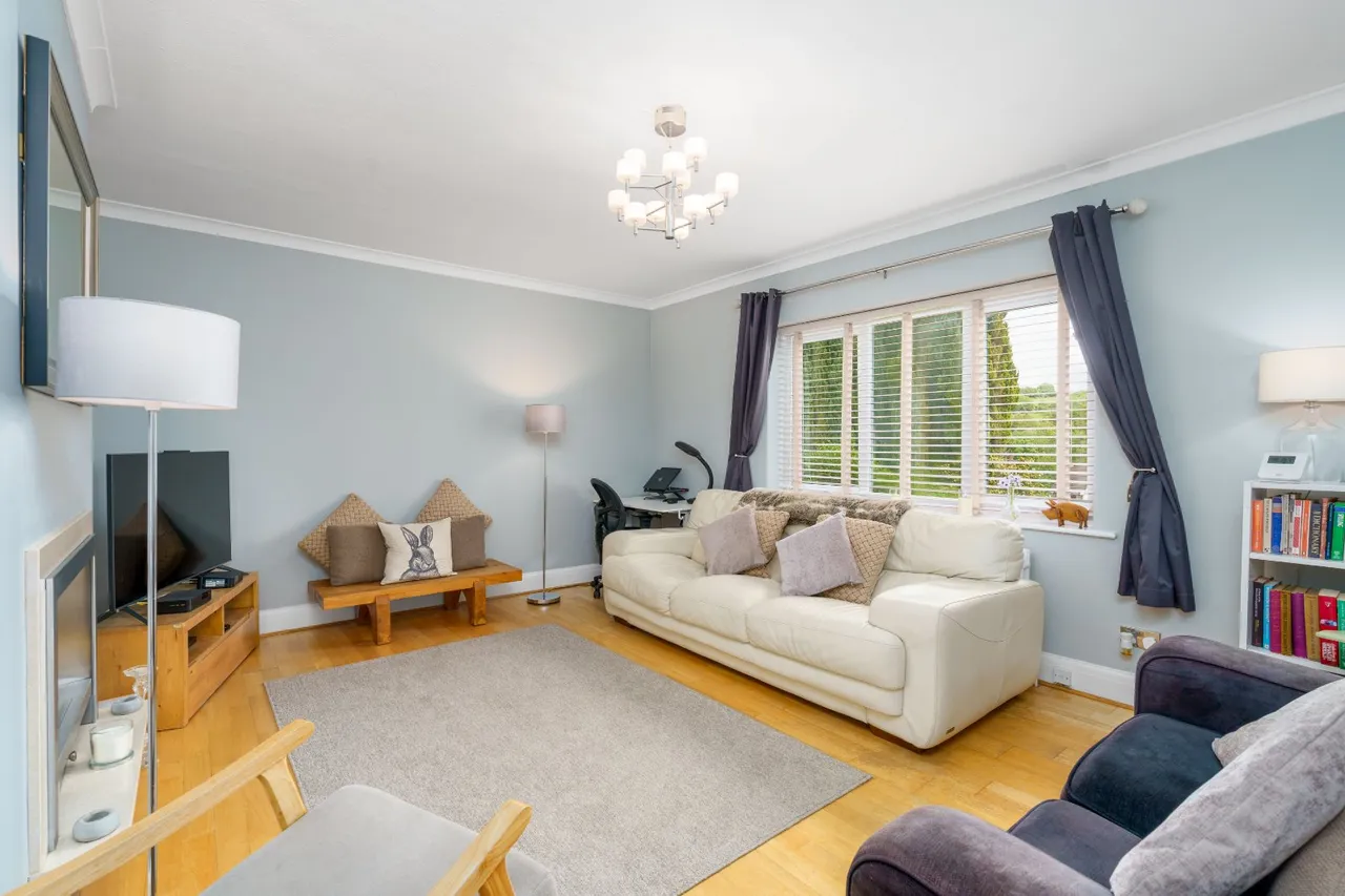 School Brow, Romiley, SK6, photo 4