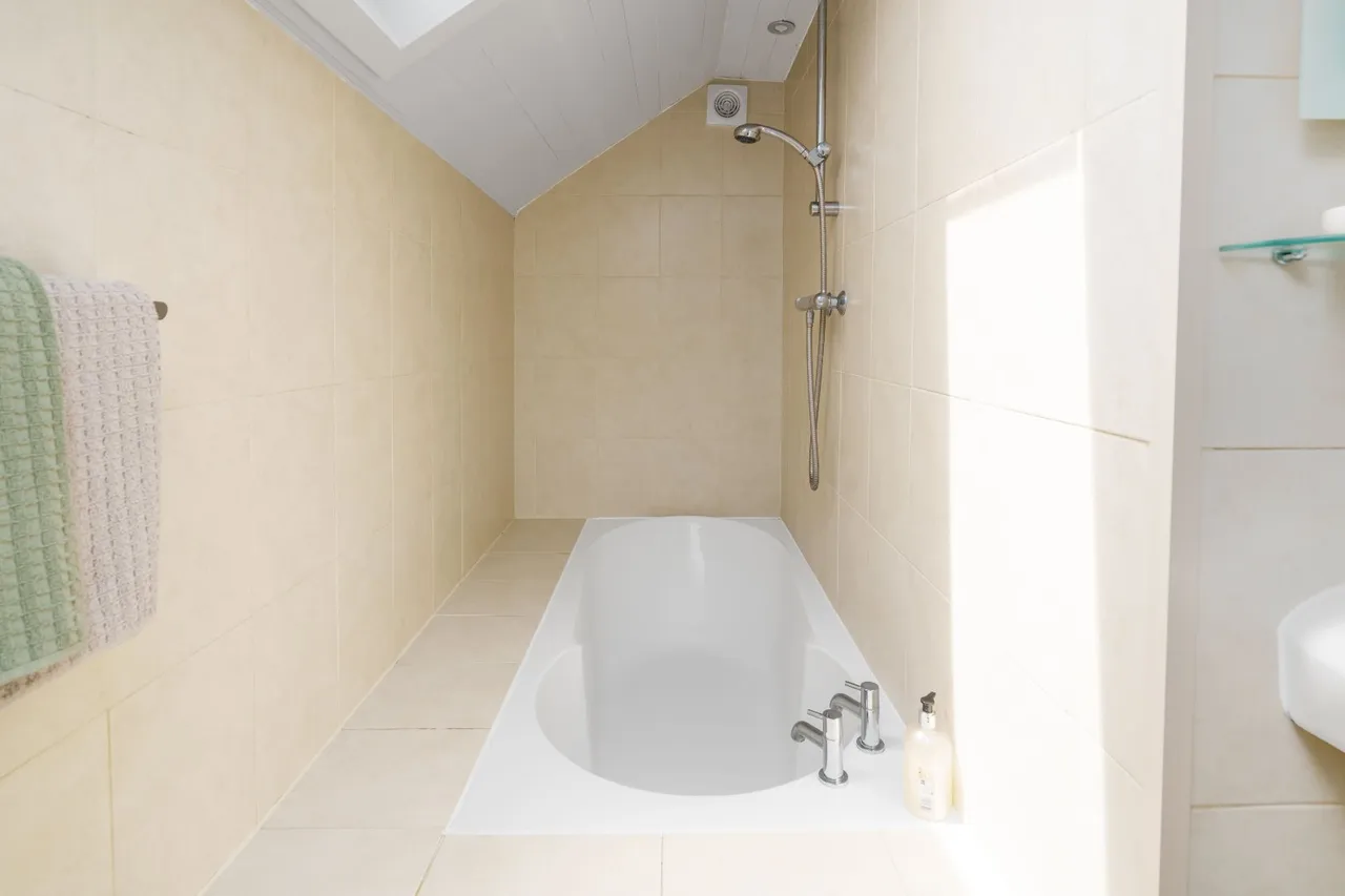 School Brow, Romiley, SK6, photo 14