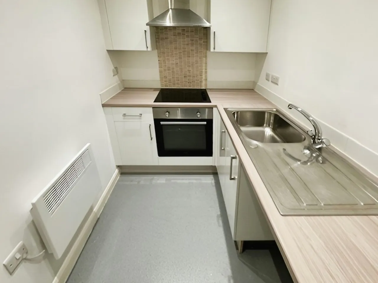 Oak Tree Apartments, 1-3 Reginald Road South, photo 5