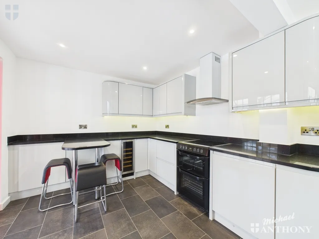 Dean Close, Aylesbury, HP21 9QE, photo 4