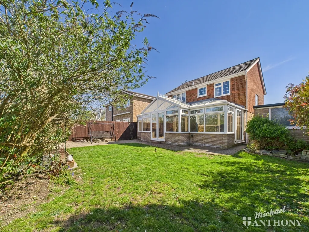 Dean Close, Aylesbury, HP21 9QE, photo 16