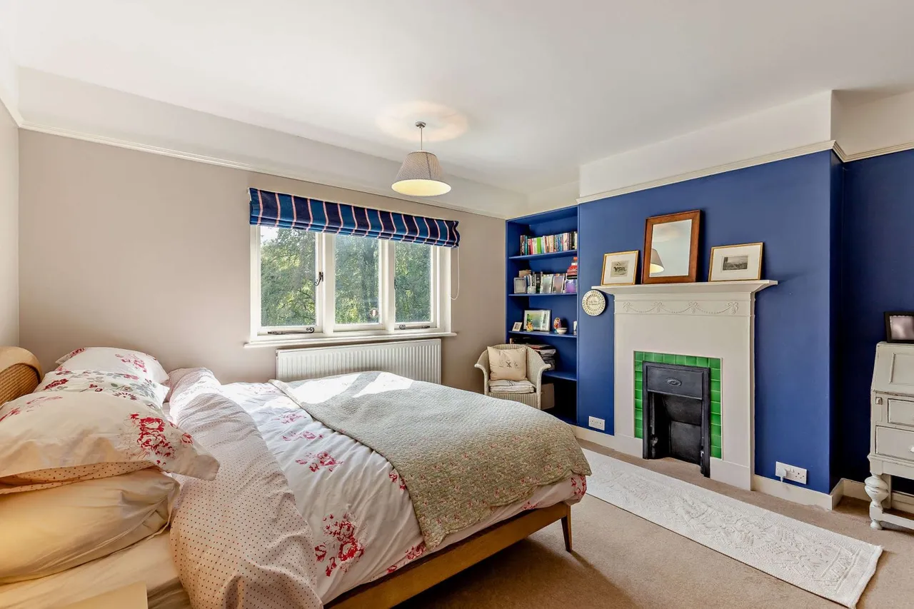 Beech Avenue, Lower Bourne, GU10, photo 13