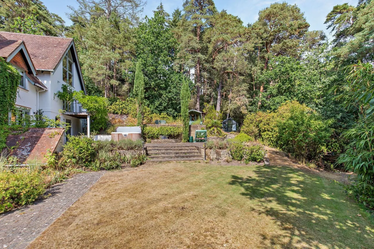 Beech Avenue, Lower Bourne, GU10, photo 5