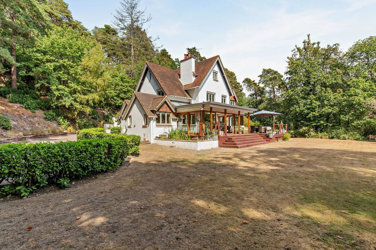 Beech Avenue, Lower Bourne, GU10, photo 24