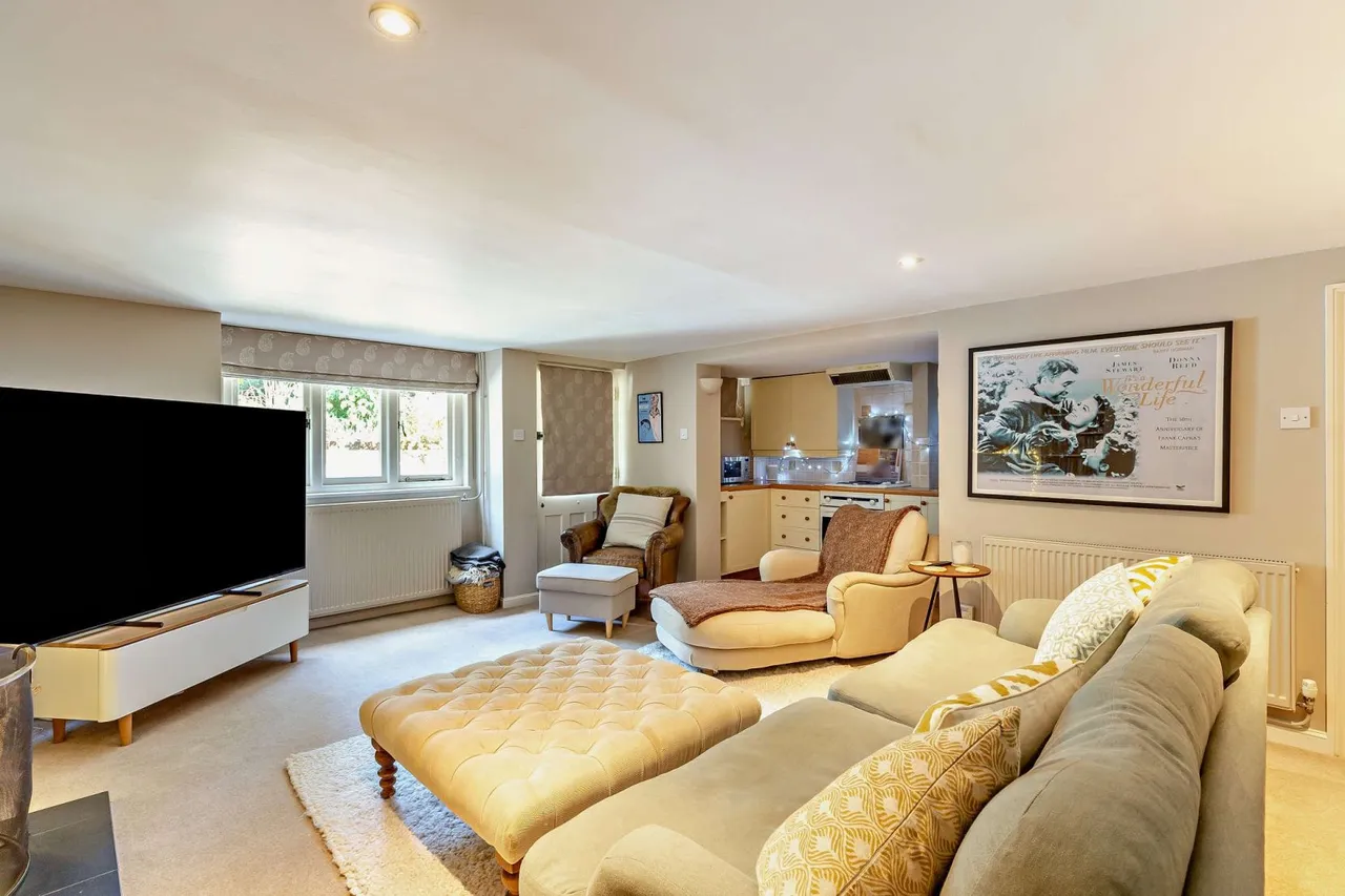 Beech Avenue, Lower Bourne, GU10, photo 4