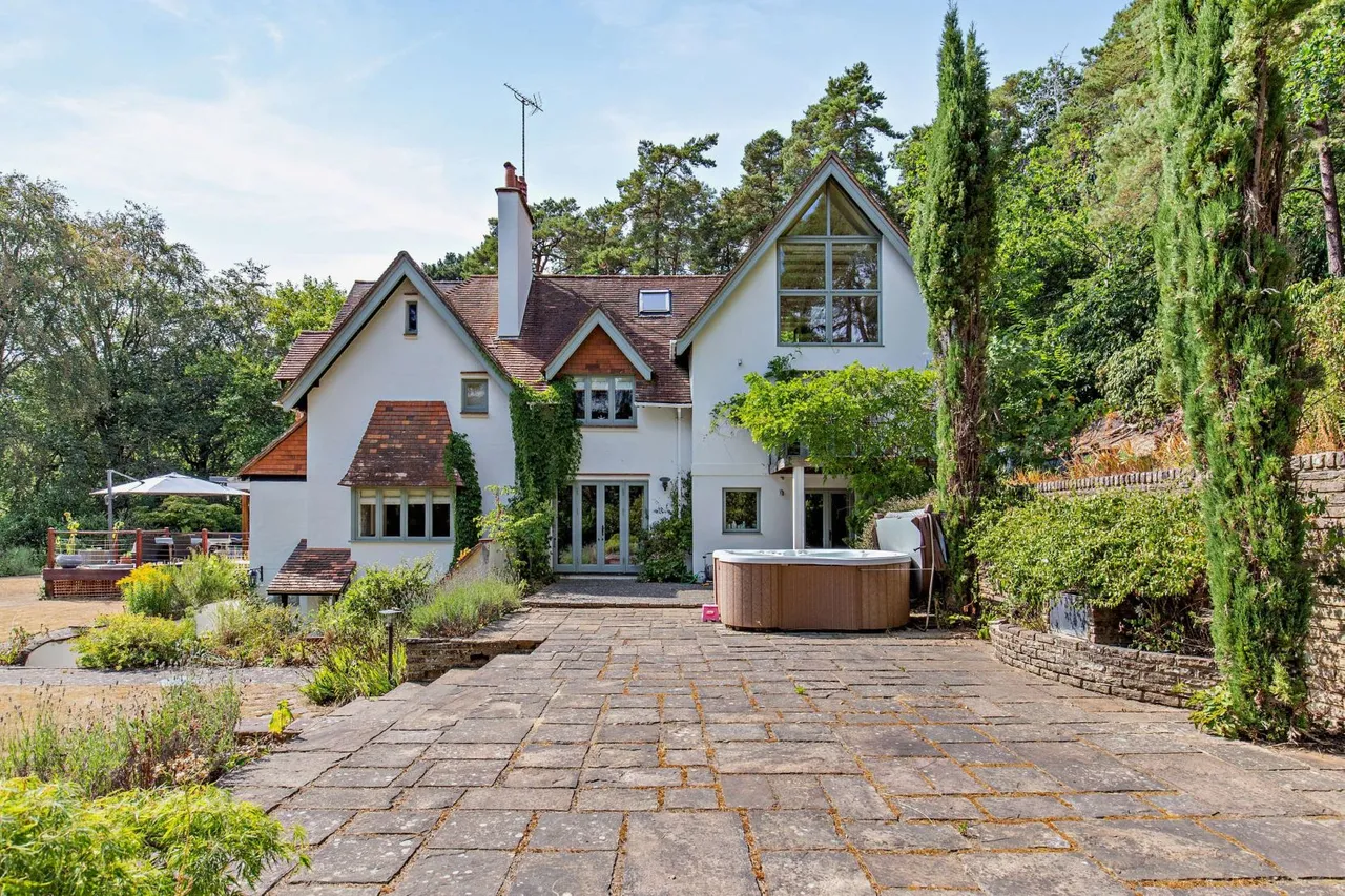 Beech Avenue, Lower Bourne, GU10, photo 8