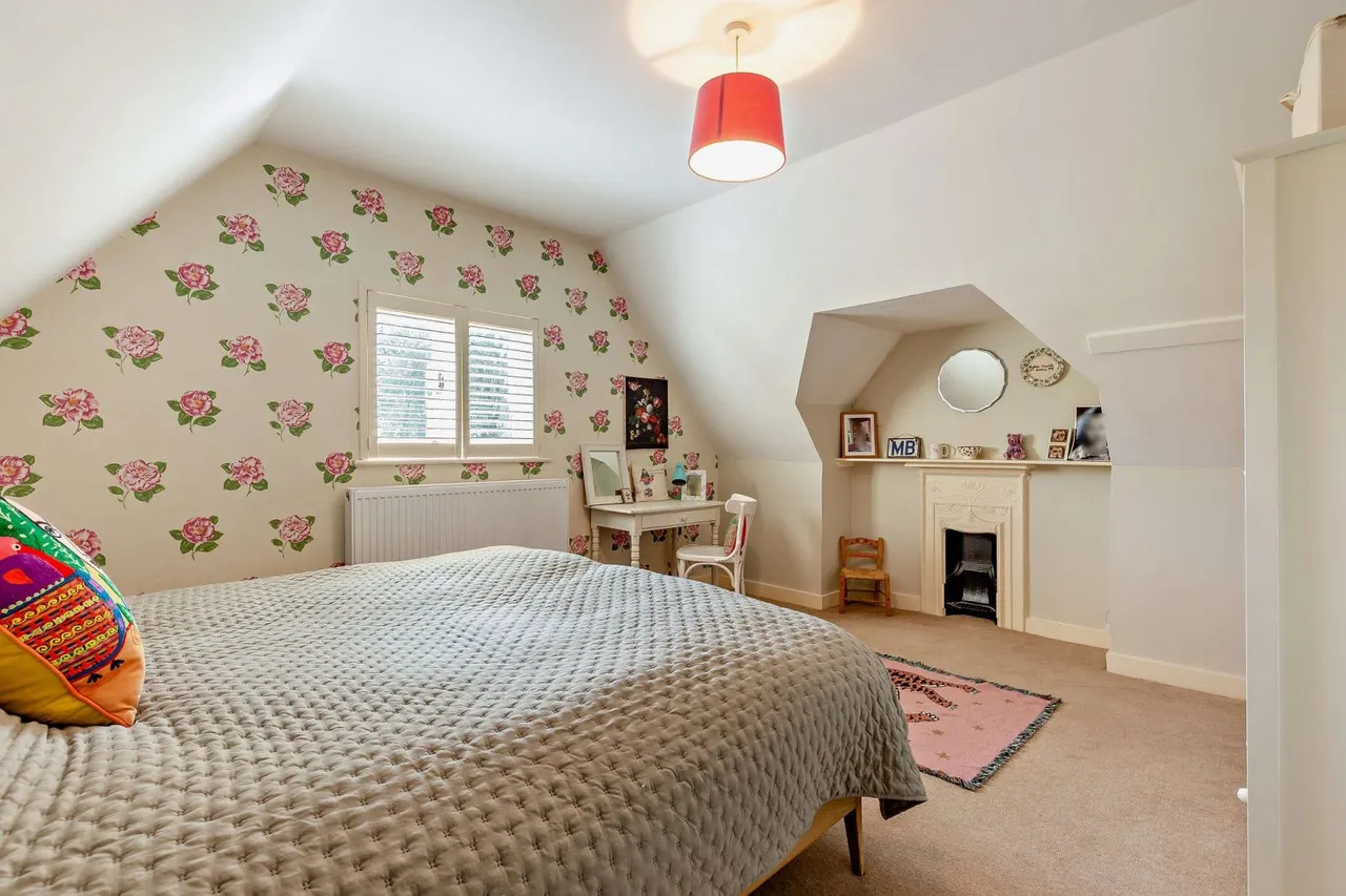 Beech Avenue, Lower Bourne, GU10, photo 15