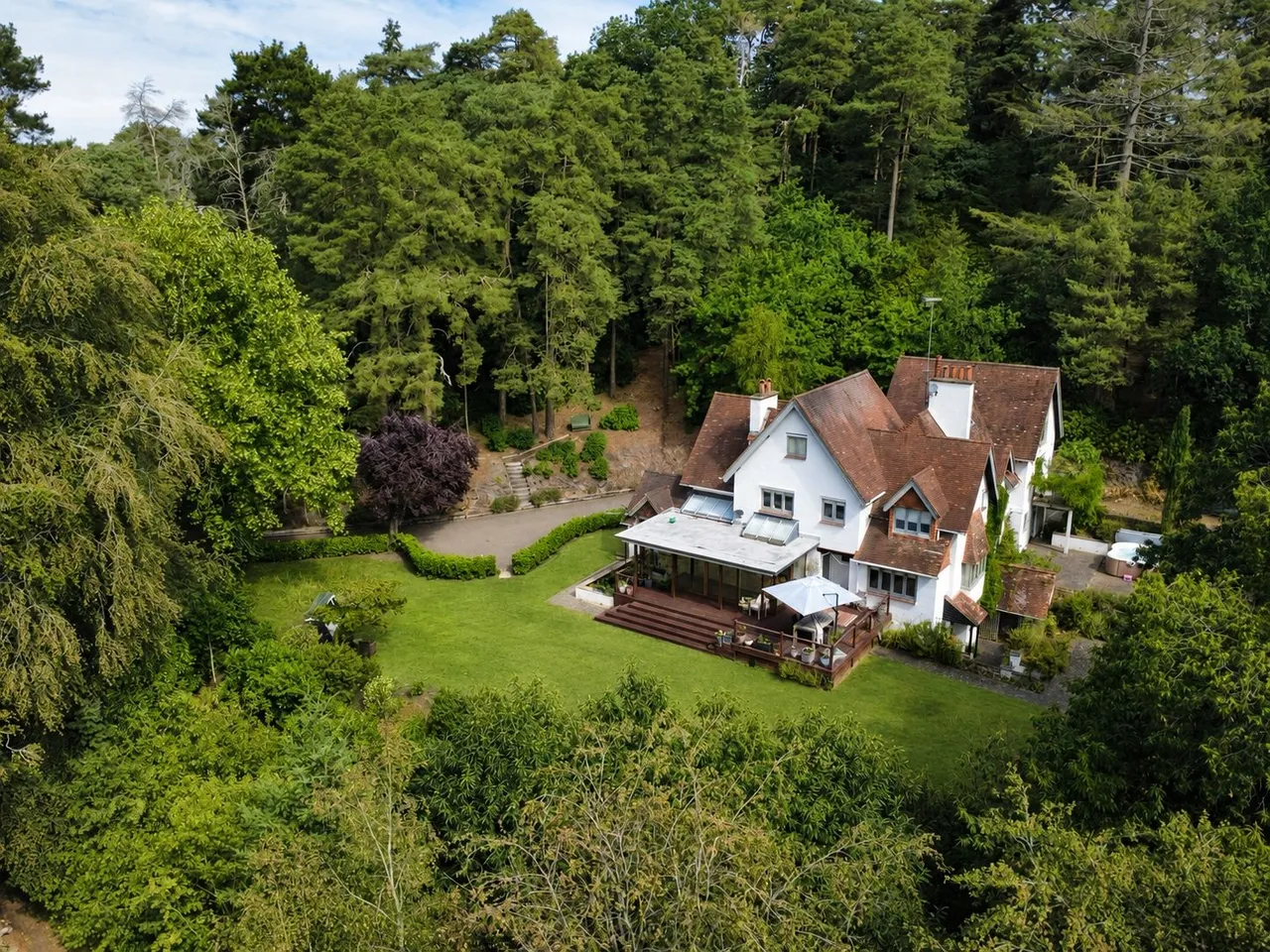 5 bed house for sale, Beech Avenue, Lower Bourne, GU10
