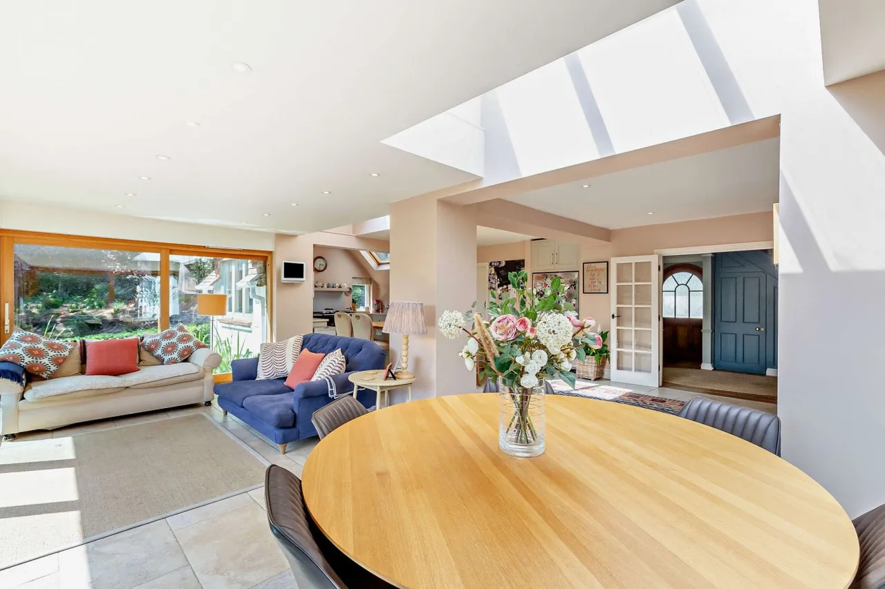 Beech Avenue, Lower Bourne, GU10, photo 9