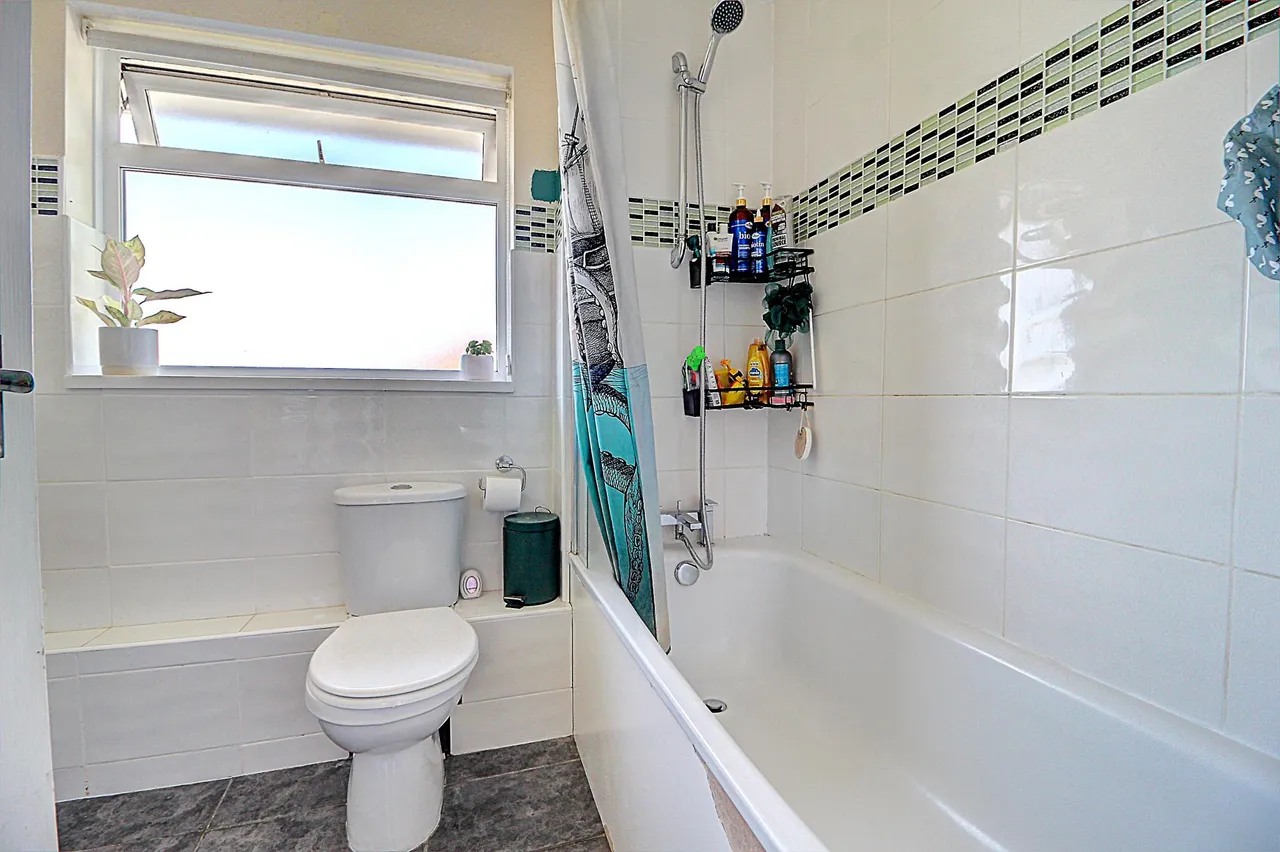 Elgar Close, Basingstoke, RG22, photo 12