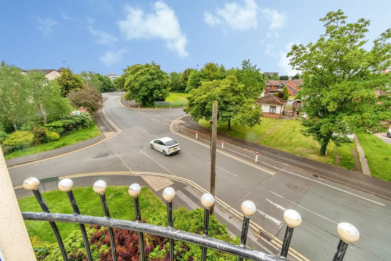 Manorhouse Close, Walsall, WS1, photo 2