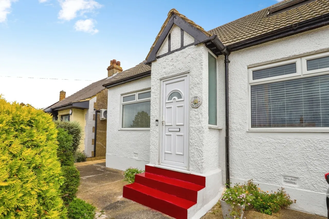 3 bed house for sale, St. Williams Way, Rochester, ME1