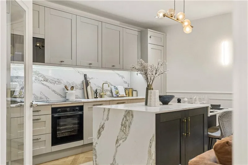 2 bed flat for sale — Nevern Square, London, SW5