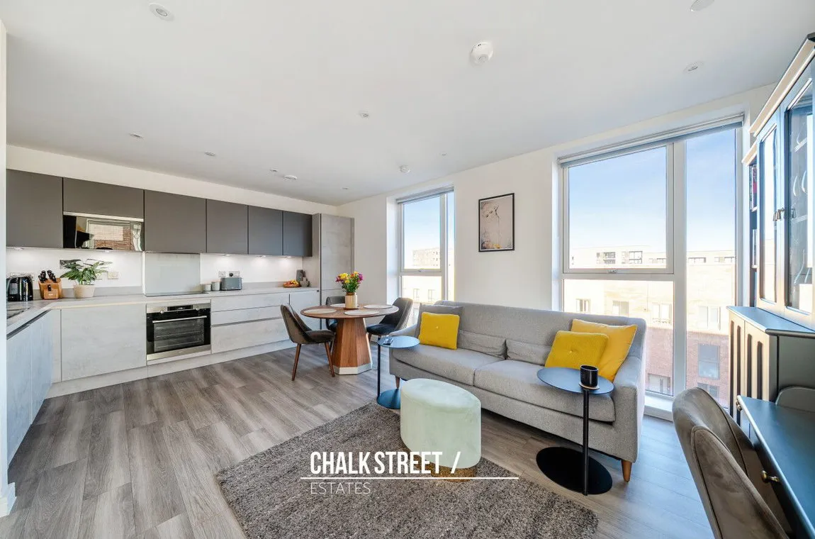 1 bed flat for sale — 1, Fairlane Road, Rainham, RM13 8RX