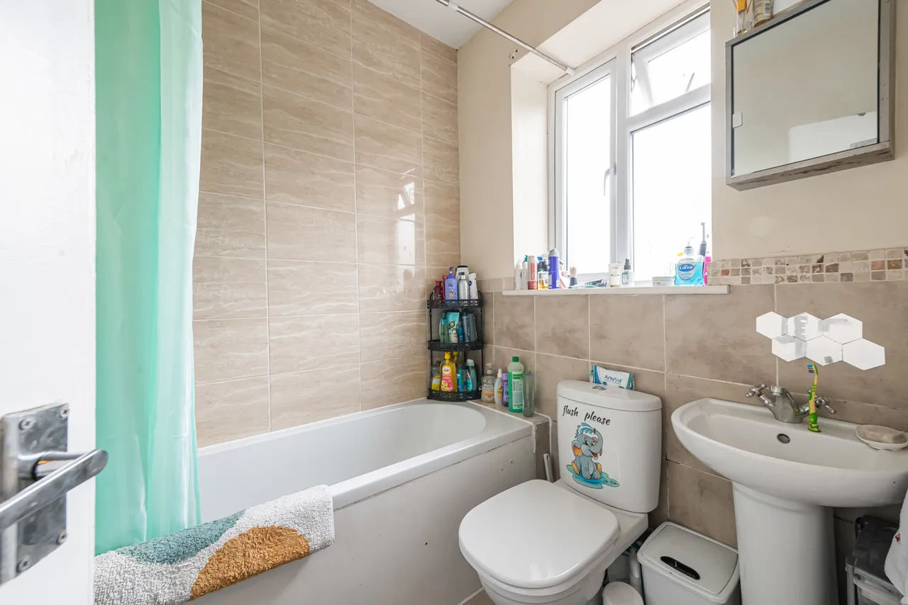 Selhurst Road, London, SE25, photo 5
