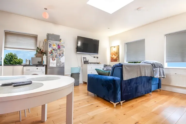 2 bed flat for sale — Chaplin Road, Willesden Green, NW2 5PR