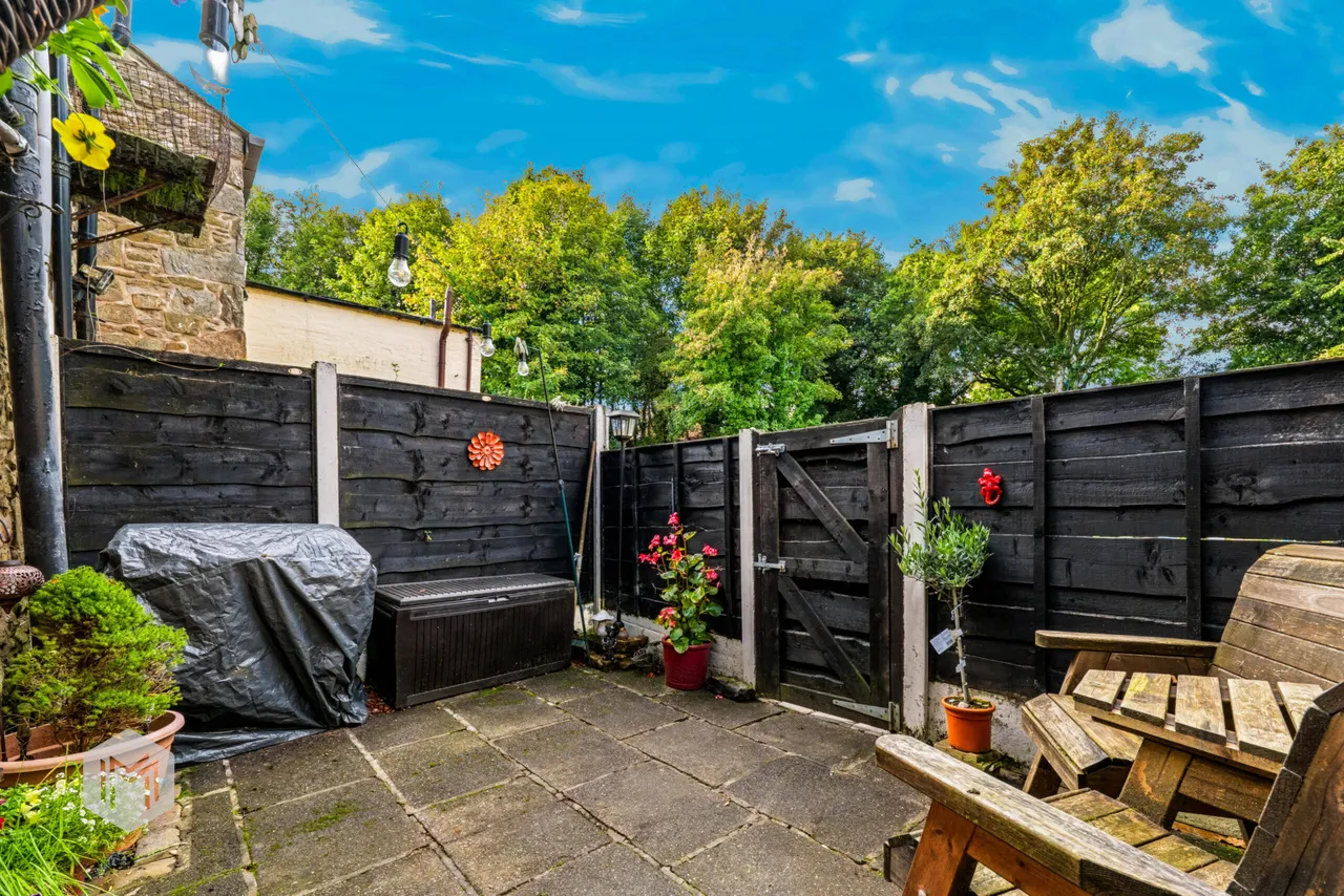 Bury Old Road, Ainsworth, BL2, photo 13