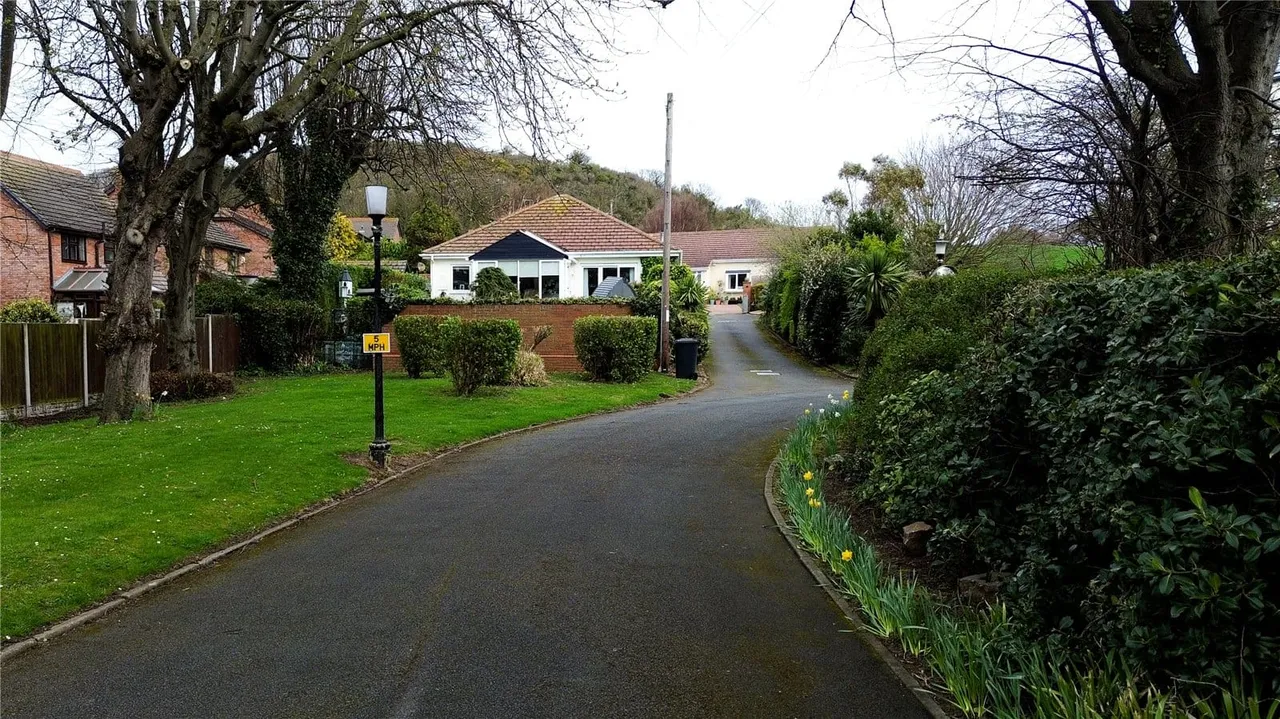 Deganwy Road, Llanrhos, Llandudno, Conwy, LL30 1NE, photo 41