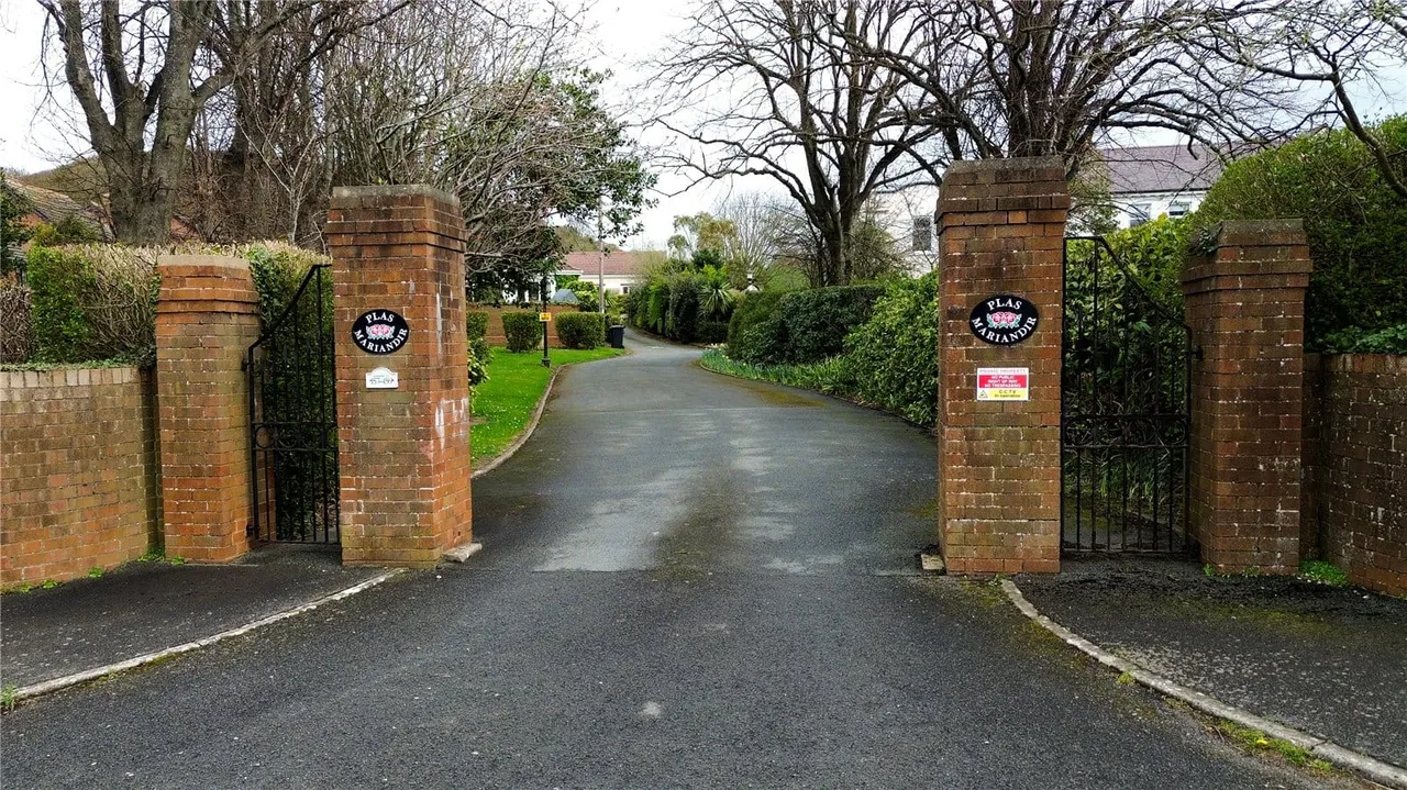 Deganwy Road, Llanrhos, Llandudno, Conwy, LL30 1NE, photo 39